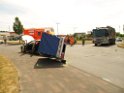 Muellwagen kollidiert mit PKW Koeln Porz Gremberghoven Alter Deutzer Postweg P14